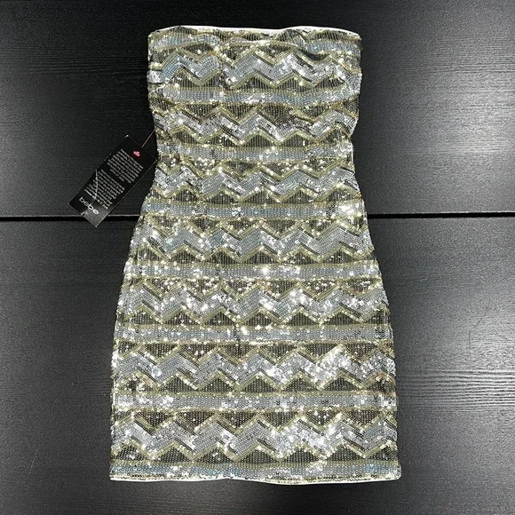 bebe | Dresses | Bebe Silver And Gold Sequins Strapless Bodycon Mini Dress  Xs | Poshmark